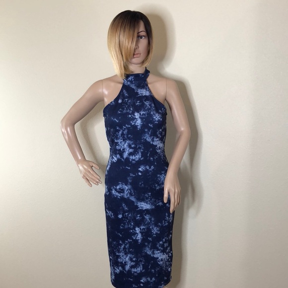 Sleeveless Dress - Picture 2 of 4